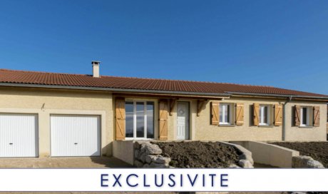 Maison de plain pied, avec un extérieur