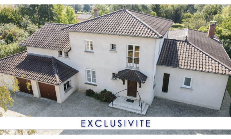  Vente maison familiale 3 chambres avec annexes à Polliat
