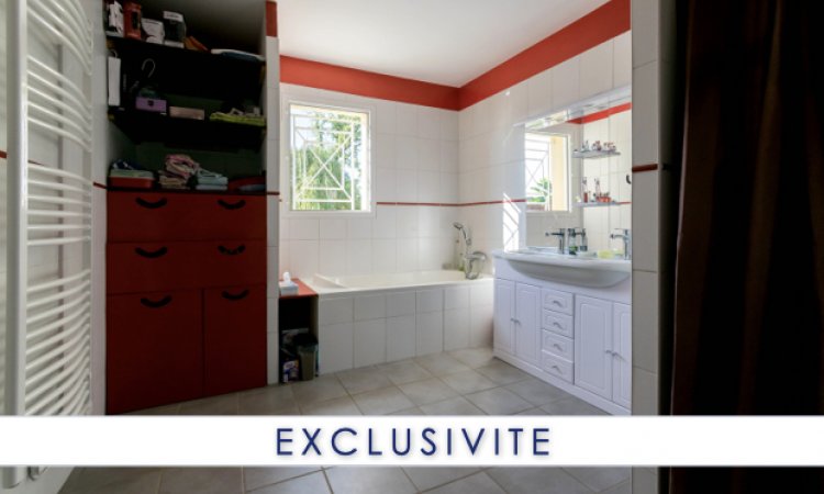 Salle de bain éclairée